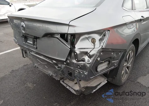 2022 Volkswagen Jetta 1.5T S z USA, uszkodzony, nr VIN 3VWCM7BU3NM000893